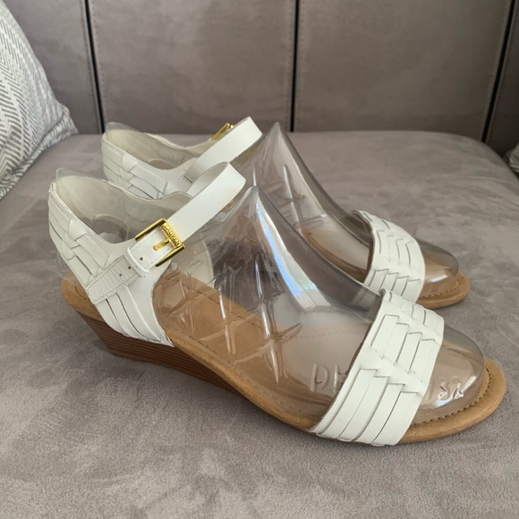 Lauren Ralph Lauren White Leather Sandals size 9.5B - Picture 2 of 14